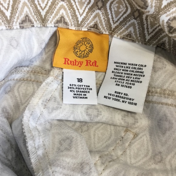 Ruby Rd. capri pants - Picture 6 of 7